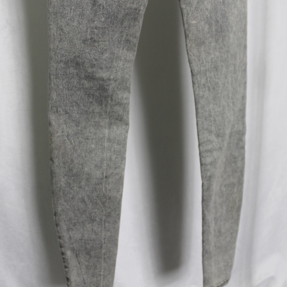 Forever 21 Acid Wash Jeans - Picture 3 of 6